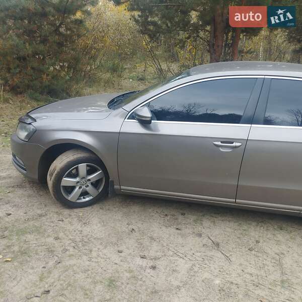 Седан Volkswagen Passat 2011 в Киеве фото 4 Седан Volkswagen Passat 2011 в Киеве