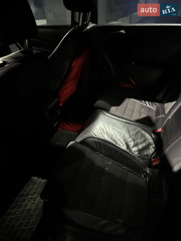 Седан Volkswagen Passat 2006 в Нересниці