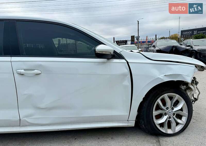 Седан Volkswagen Passat 2020 в Киеве