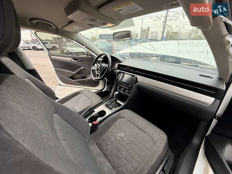 Седан Volkswagen Passat 2020 в Киеве