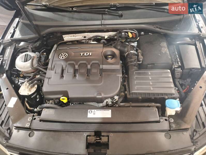 Универсал Volkswagen Passat 2016 в Киеве фото 6 Универсал Volkswagen Passat 2016 в Киеве