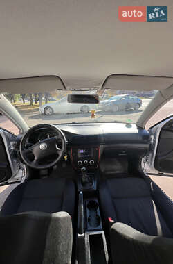 Седан Volkswagen Passat 2002 в  фото 17 Седан Volkswagen Passat 2002 в