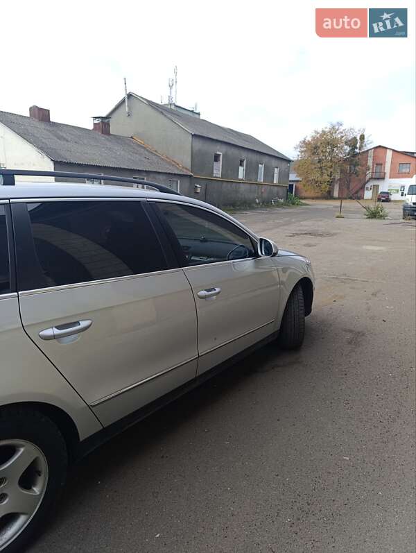 Универсал Volkswagen Passat 2010 в Хмельницком