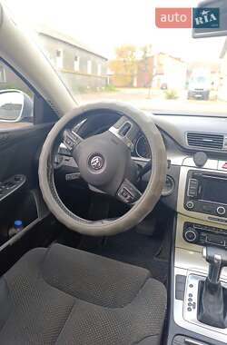 Универсал Volkswagen Passat 2010 в 