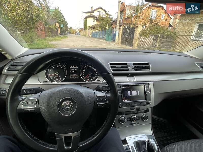 Седан Volkswagen Passat 2012 в Львове