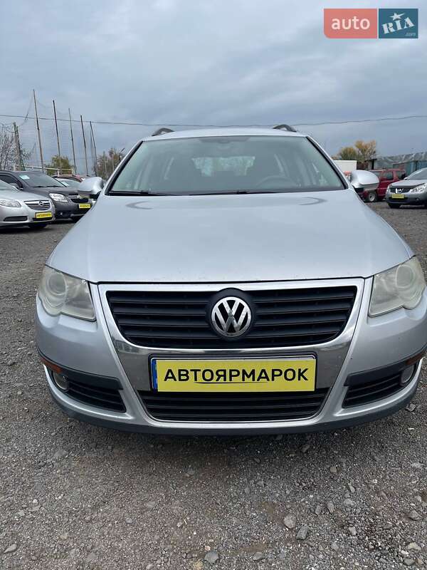 Універсал Volkswagen Passat 2009 в Ужгороді