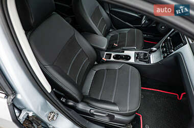 Седан Volkswagen Passat 2012 в 