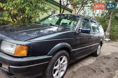 Универсал Volkswagen Passat 1990 в 