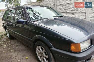 Универсал Volkswagen Passat 1990 в 