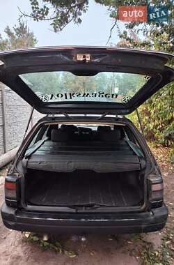 Универсал Volkswagen Passat 1990 в 