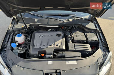 Универсал Volkswagen Passat 2012 в 