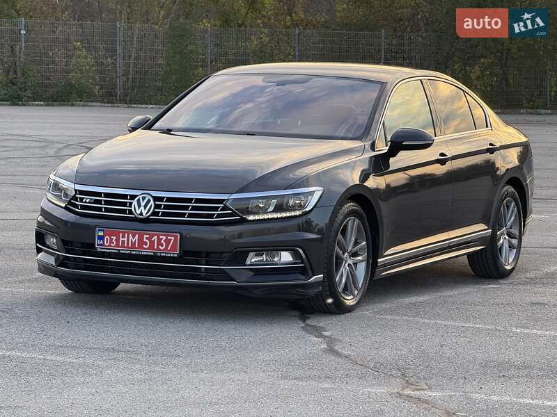 Седан Volkswagen Passat 2018 в Чернівцях