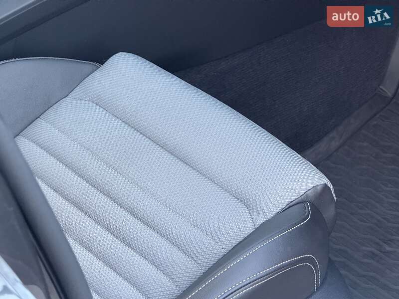 Седан Volkswagen Passat 2018 в Чернівцях