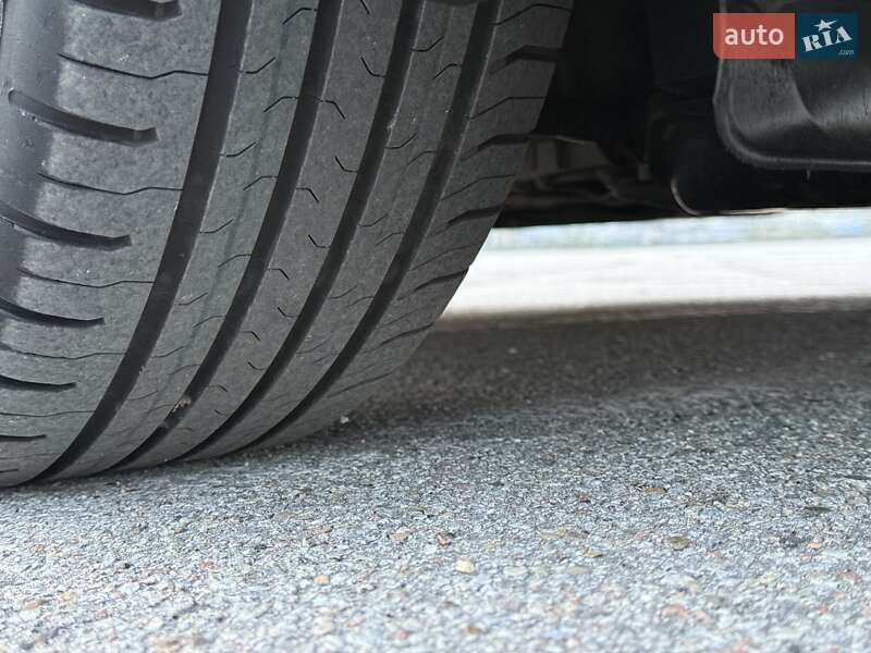 Седан Volkswagen Passat 2018 в Чернівцях