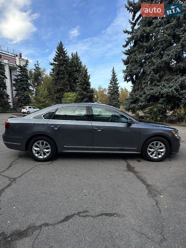 Седан Volkswagen Passat 2017 в Днепре фото 4 Седан Volkswagen Passat 2017 в Днепре