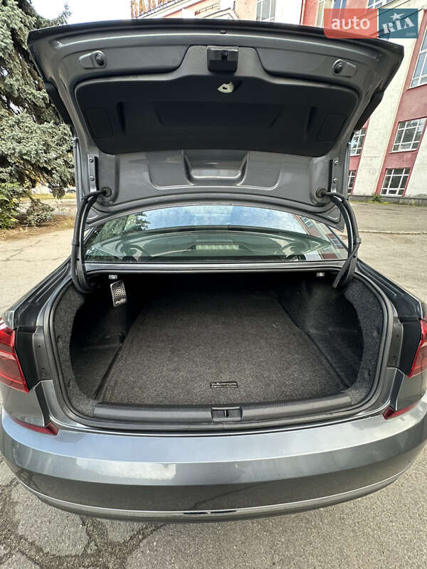 Седан Volkswagen Passat 2017 в Днепре фото 14 Седан Volkswagen Passat 2017 в Днепре