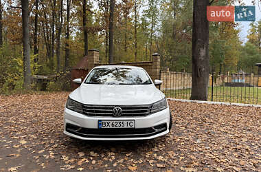 Седан Volkswagen Passat 2018 в Києві