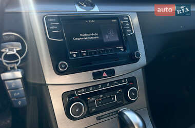 Універсал Volkswagen Passat 2011 в  фото 15 Універсал Volkswagen Passat 2011 в