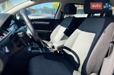 Універсал Volkswagen Passat 2011 в  фото 18 Універсал Volkswagen Passat 2011 в