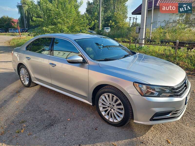 Седан Volkswagen Passat 2016 в Івано-Франківську