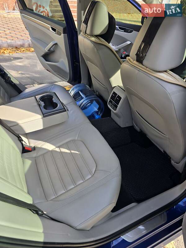 Седан Volkswagen Passat 2015 в Николаеве