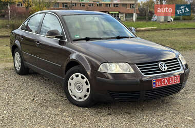Седан Volkswagen Passat 2004 в Долині