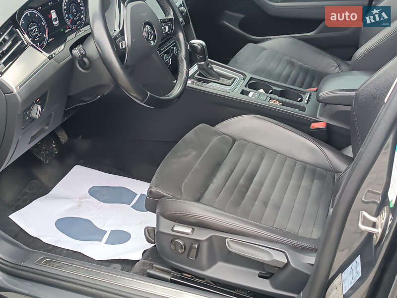 Седан Volkswagen Passat 2015 в Хусті фото 30 Седан Volkswagen Passat 2015 в Хусті