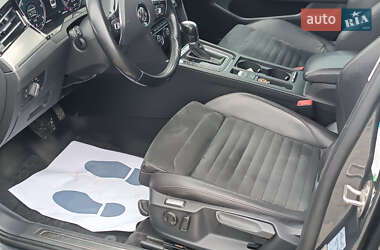 Седан Volkswagen Passat 2015 в  фото 30 Седан Volkswagen Passat 2015 в