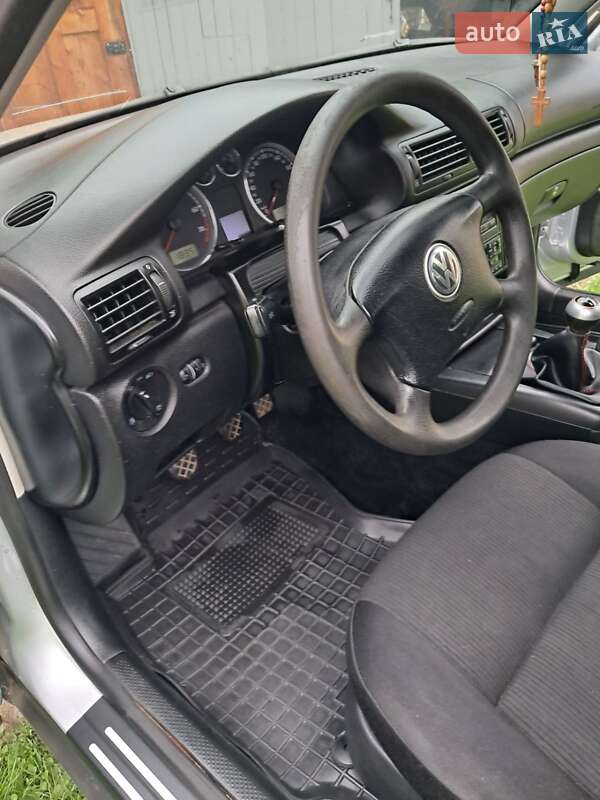 Седан Volkswagen Passat 2003 в Косове