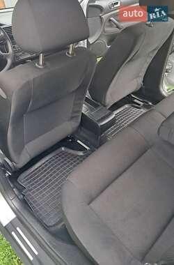 Седан Volkswagen Passat 2003 в  фото 36 Седан Volkswagen Passat 2003 в
