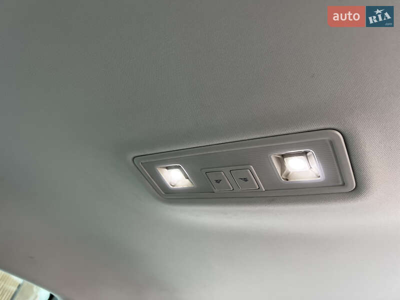 Седан Volkswagen Passat 2015 в Києві