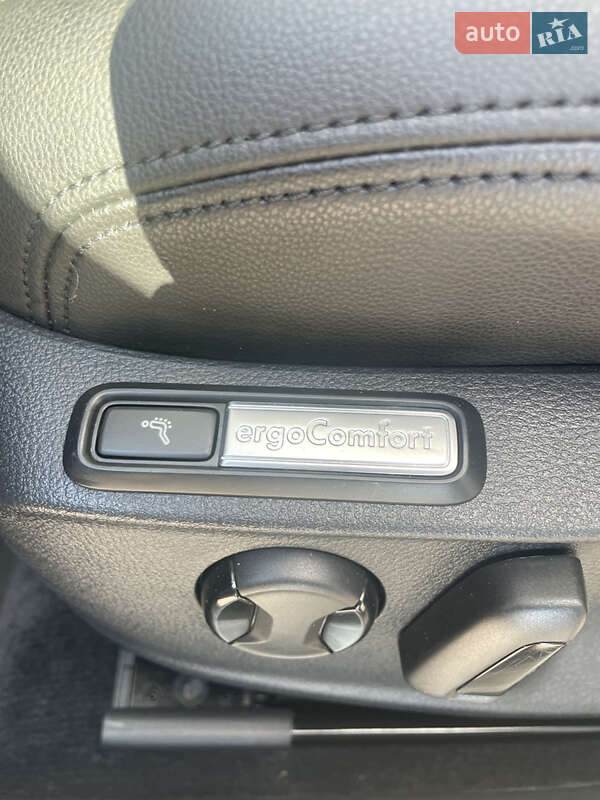 Универсал Volkswagen Passat 2017 в Одессе