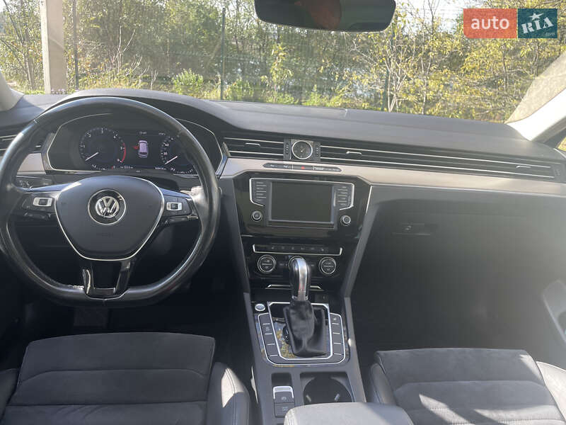 Универсал Volkswagen Passat 2017 в Одессе