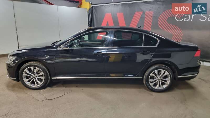 Седан Volkswagen Passat 2021 в Києві