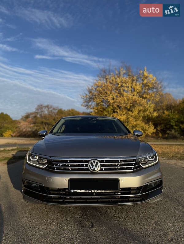 Седан Volkswagen Passat 2018 в Дніпрі
