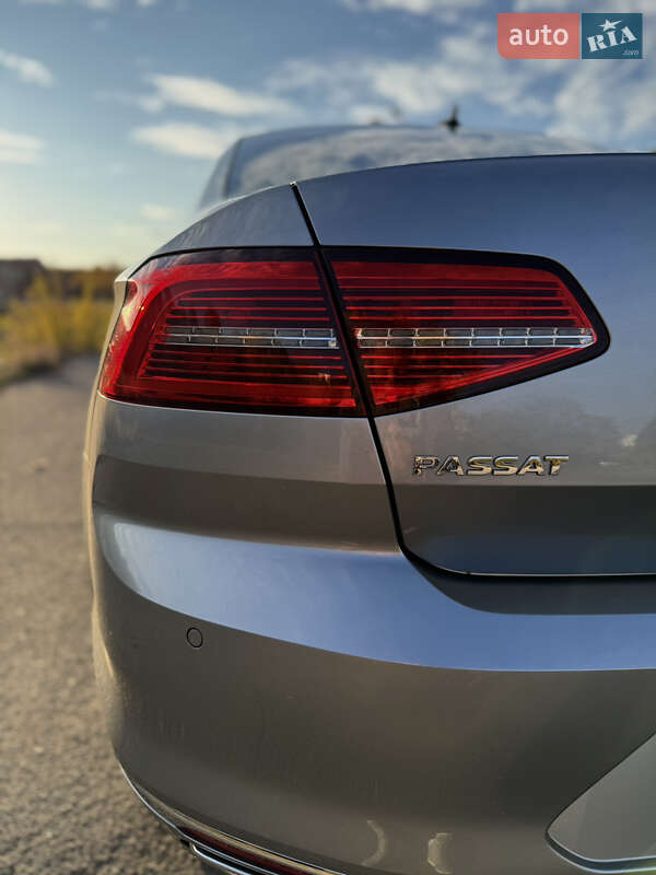 Седан Volkswagen Passat 2018 в Дніпрі