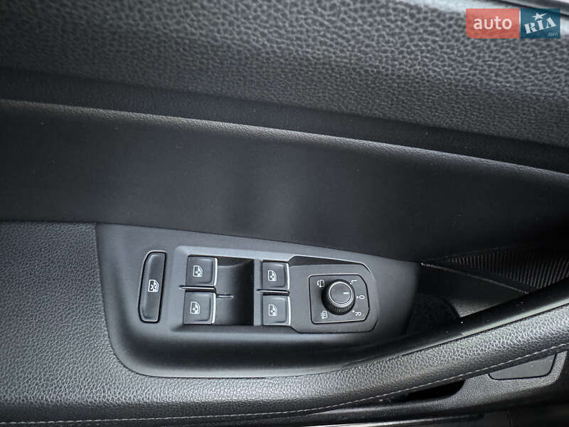 Седан Volkswagen Passat 2018 в Дніпрі