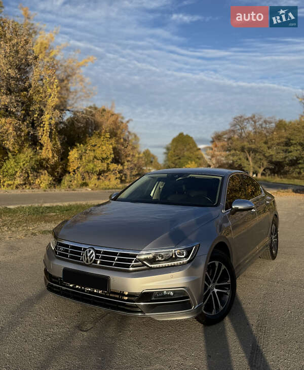 Седан Volkswagen Passat 2018 в Дніпрі