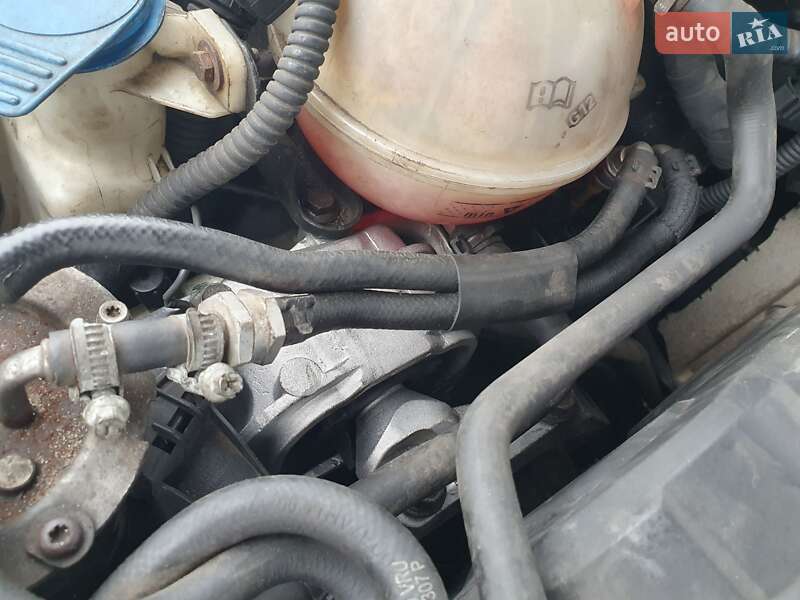 Универсал Volkswagen Passat 2006 в Киеве фото 30 Универсал Volkswagen Passat 2006 в Киеве