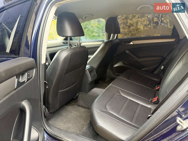 Седан Volkswagen Passat 2015 в Киеве фото 7 Седан Volkswagen Passat 2015 в Киеве