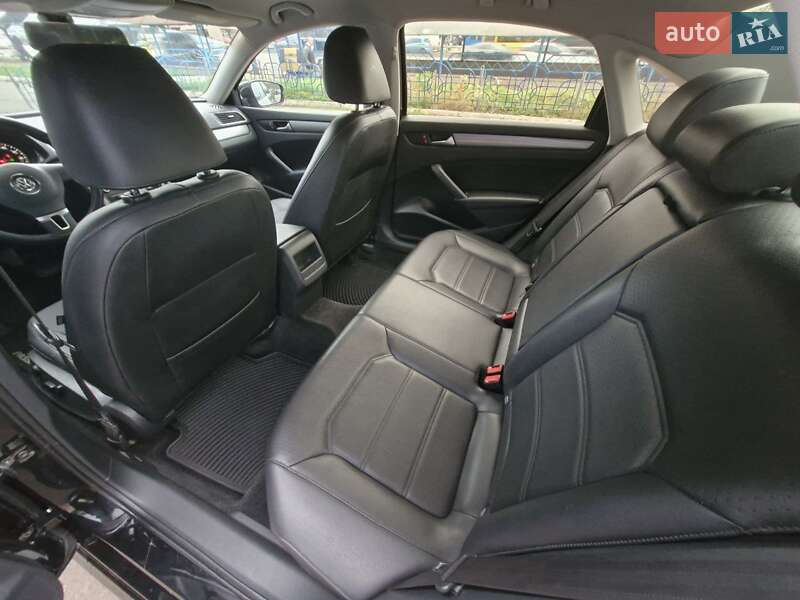 Седан Volkswagen Passat 2015 в Києві фото 17 Седан Volkswagen Passat 2015 в Києві