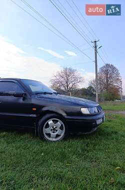 Седан Volkswagen Passat 1996 в Бердичеве
