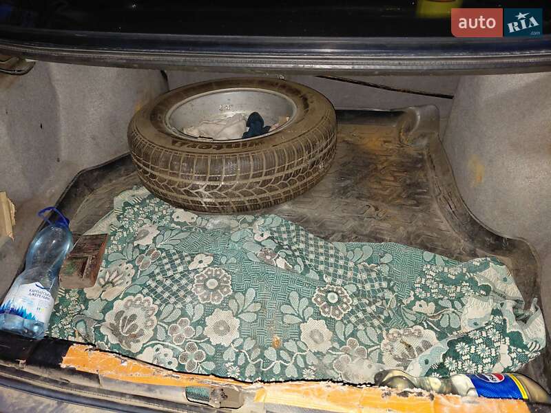 Седан Volkswagen Passat 1992 в Ананьїві