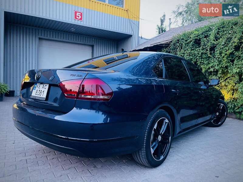 Седан Volkswagen Passat 2013 в Кривом Роге