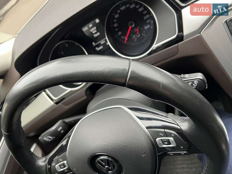 Універсал Volkswagen Passat 2015 в Києві