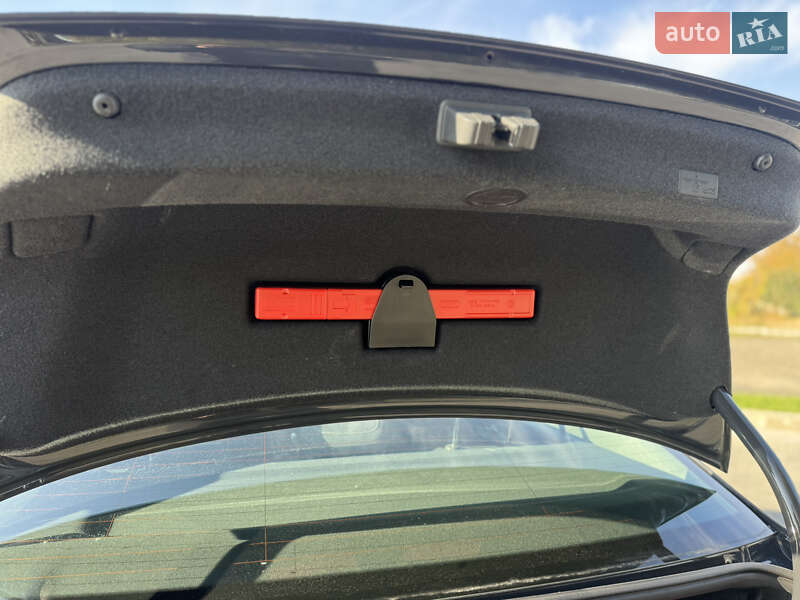 Седан Volkswagen Passat 2020 в Луцке