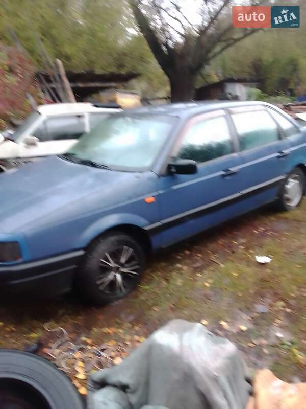 Седан Volkswagen Passat 1989 в Чернигове