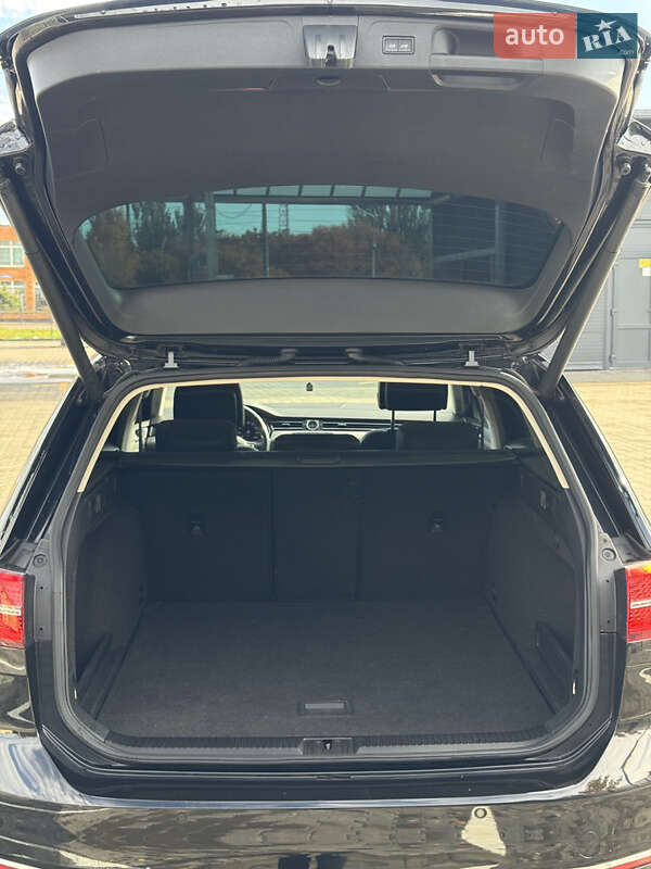 Універсал Volkswagen Passat 2017 в Миколаєві фото 50 Універсал Volkswagen Passat 2017 в Миколаєві