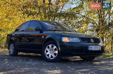Седан Volkswagen Passat 1999 в 
