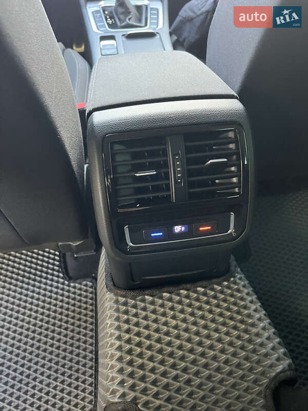 Универсал Volkswagen Passat 2019 в Хмельницком